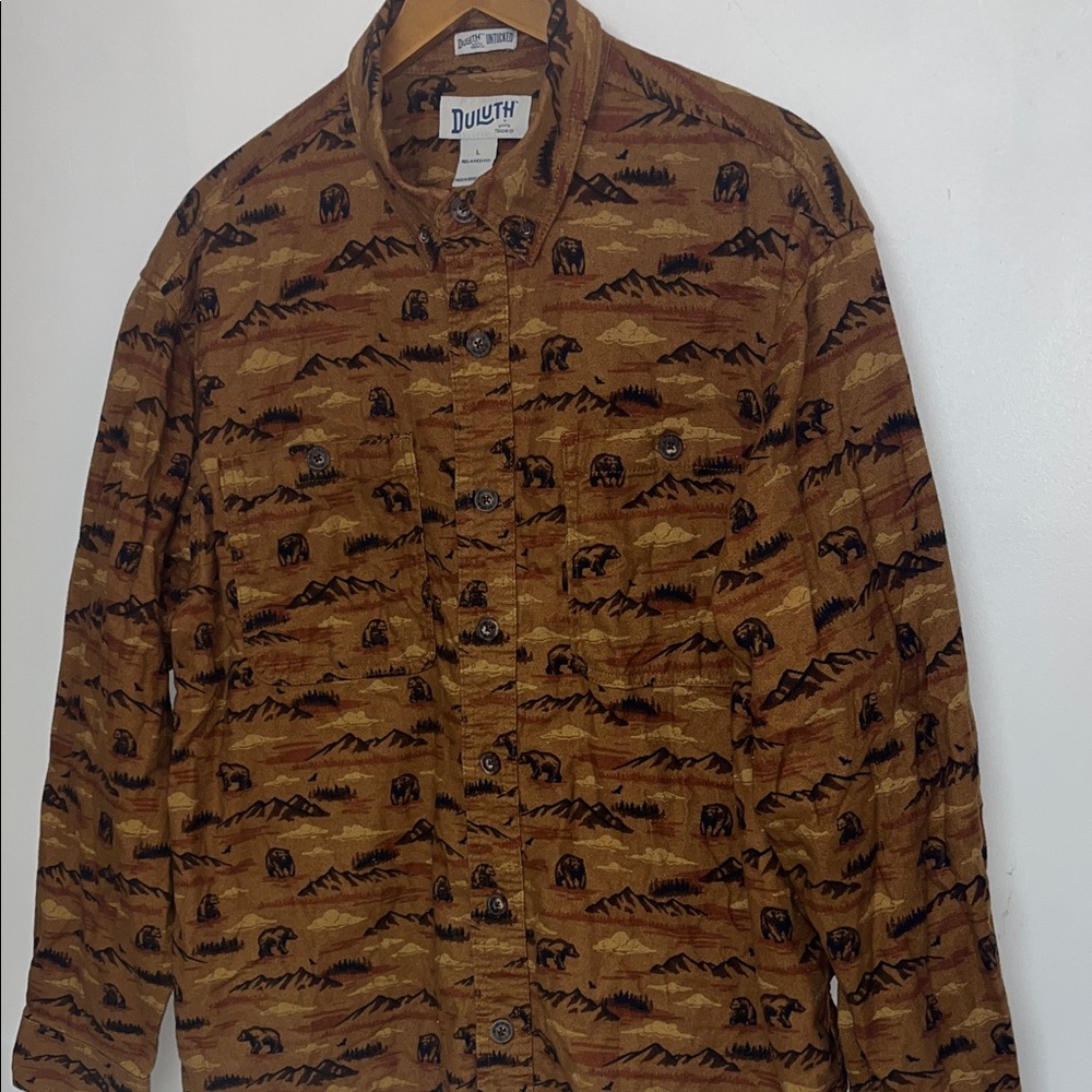 Duluth Trading Co Sz Large Brown Bear & Mountain Patterned 100% Cotton Shirt Men - Picture 5 of 8
